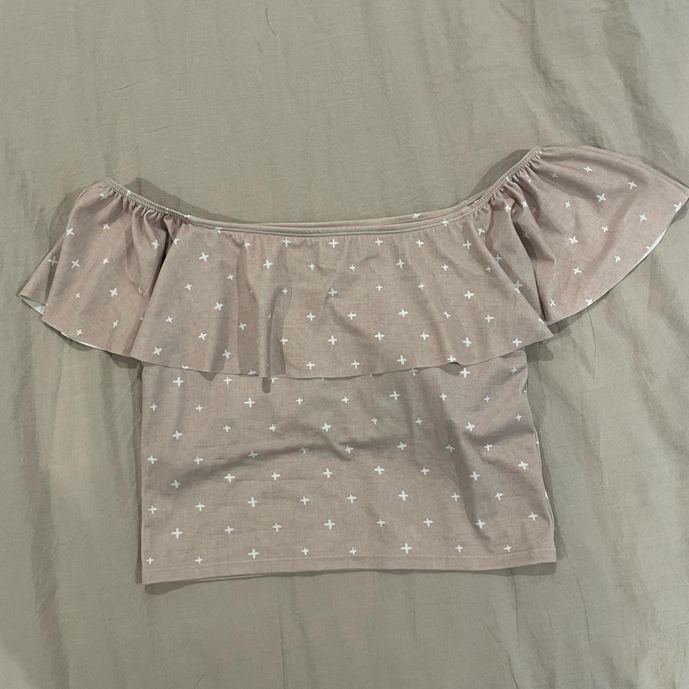 KORTNI JEANE ruffle around top